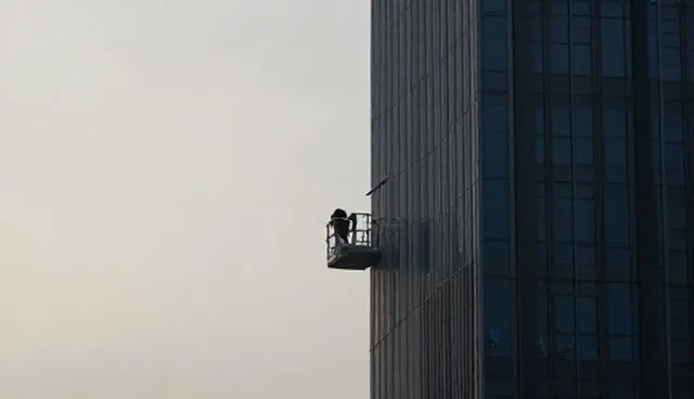 高空作业平台使用中安全防护的要点解析